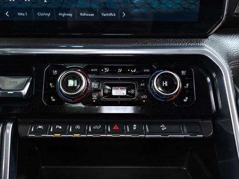 Used 2025 GMC Sierra 1500 Denali w/ Technology Package image 16