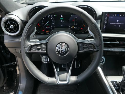Used 2025 Alfa Romeo Tonale w/ Premium Package AWD/4WD image 14
