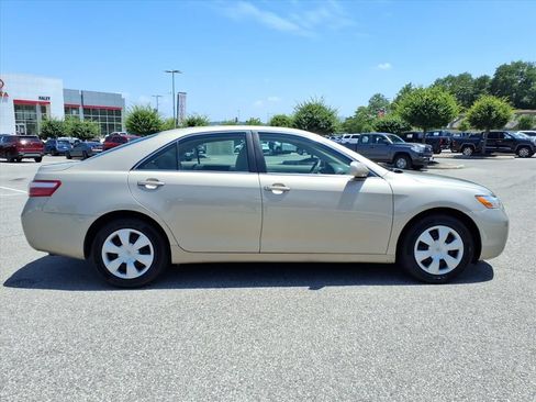 Used 2009 Toyota Camry FWD image 3