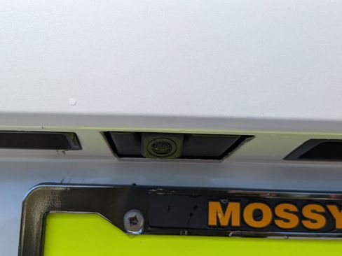 Used 2023 Toyota Sienna XLE image 8