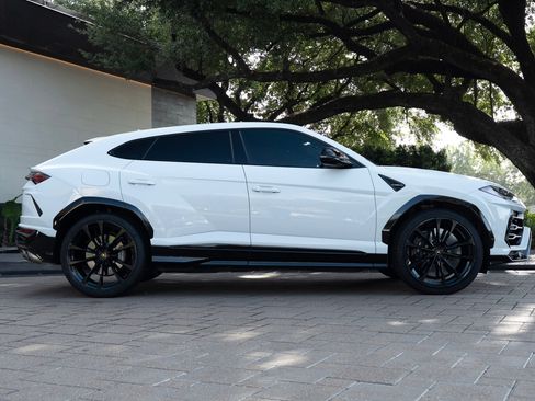 Used 2021 Lamborghini Urus AWD/4WD image 5