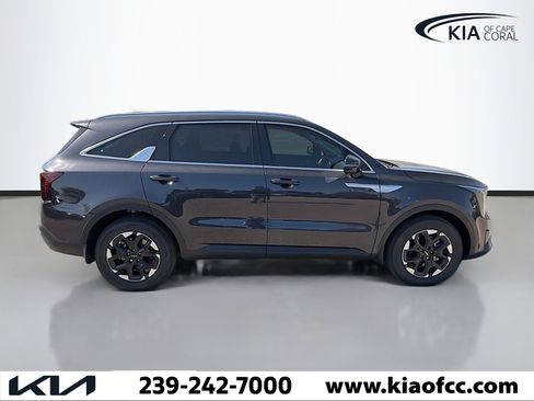 New 2026 Kia Sorento S image 6