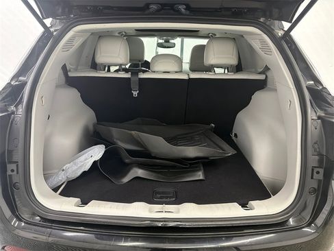 Used 2019 Jeep Compass Latitude w/ Popular Equipment Group image 19