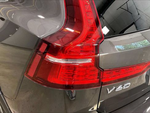 Used 2025 Volvo V60 B5 Cross Country Plus AWD/4WD image 24