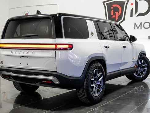 Used 2023 Rivian R1S Adventure image 10