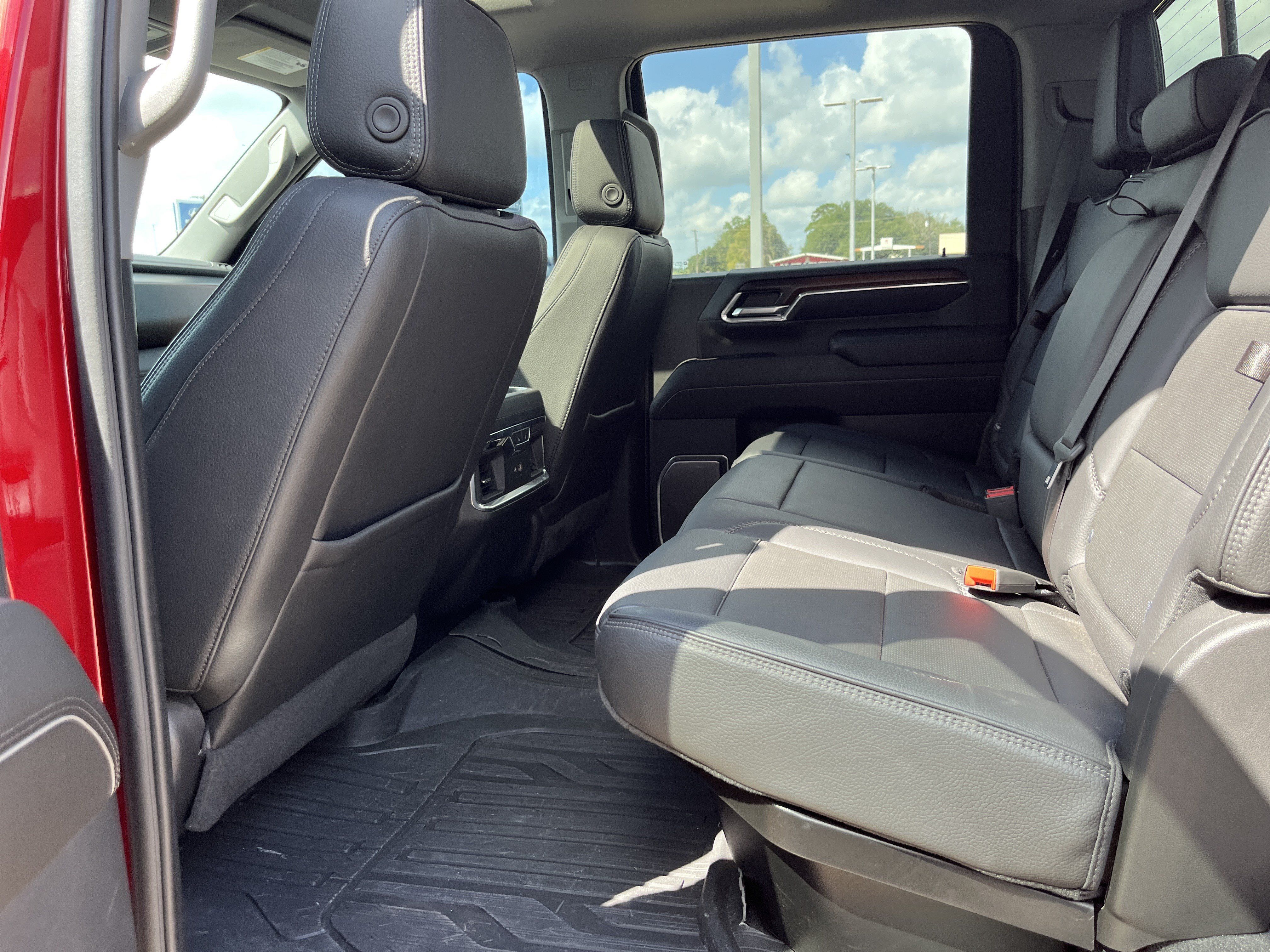 Used 2024 GMC Sierra 2500 Denali w/ Denali Reserve Package AWD/4WD image 11