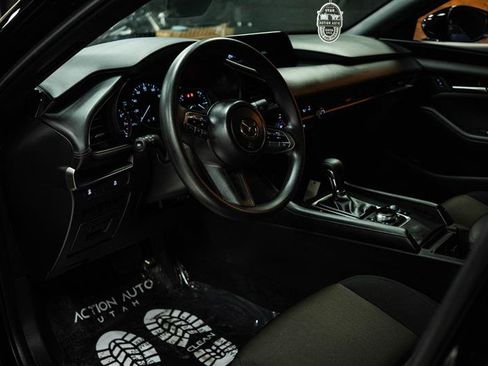 Used 2022 MAZDA MAZDA3 s image 8