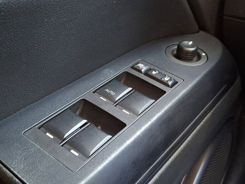 Used 2015 Jeep Patriot Latitude image 22