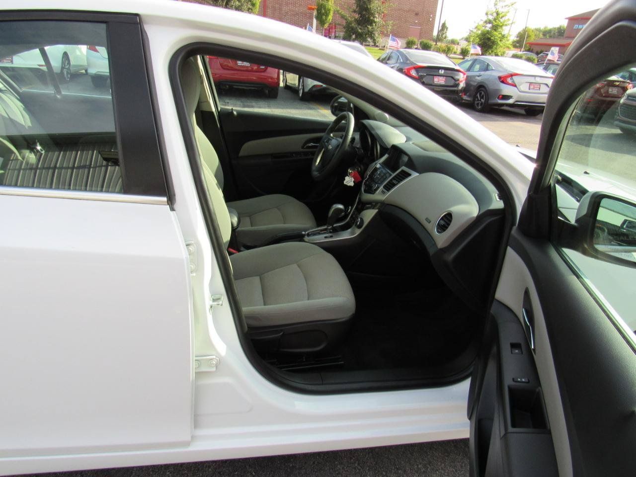 Used 2016 Chevrolet Cruze LT FWD image 26