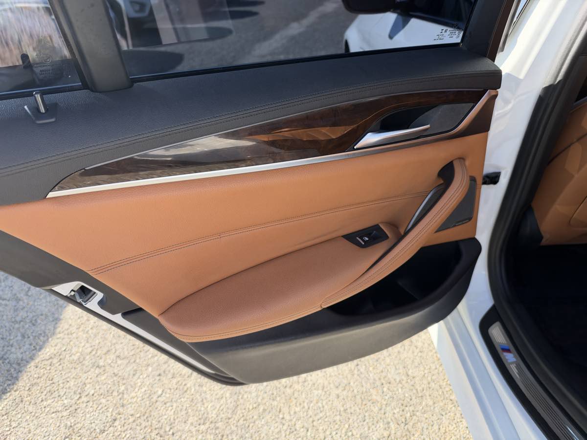 Used 2018 BMW 530e RWD image 15