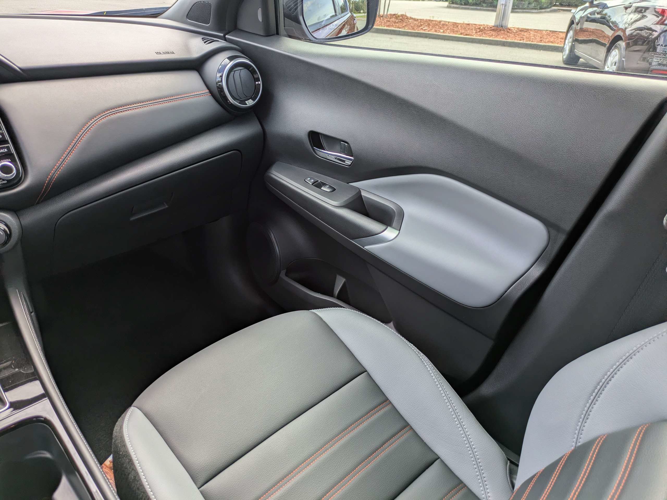 Certified 2024 Nissan Kicks SR w/ SR Premium Package FWD image 18