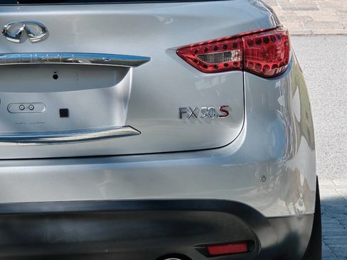 Used 2011 INFINITI FX50 AWD w/ Sport Pkg image 36