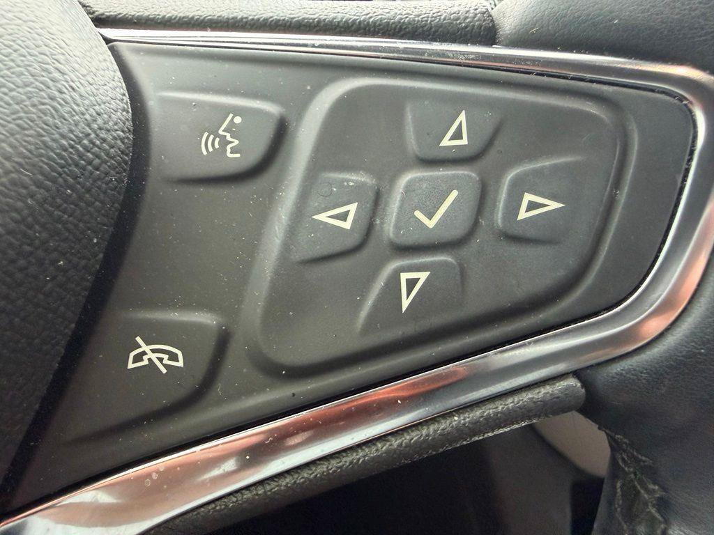 Used 2024 Chevrolet Equinox LT FWD image 14