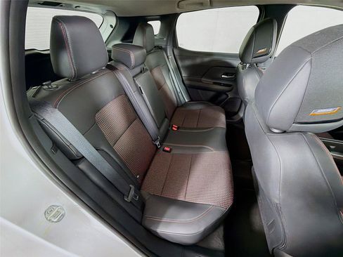 Used 2025 Nissan Kicks SR w/ SR Premium Package AWD/4WD image 29