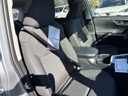 New 2025 Toyota RAV4 XLE w/ Convenience Package AWD/4WD image 35