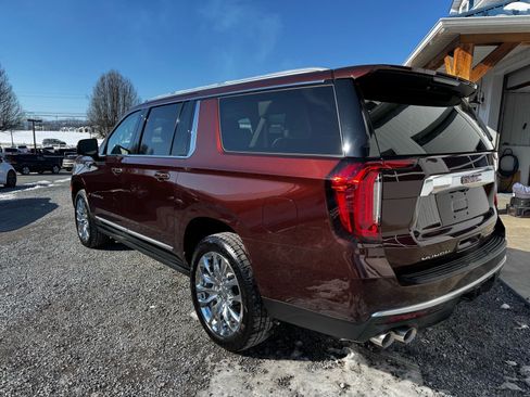 Used 2022 GMC Yukon XL Denali w/ Advanced Technology Package image 7