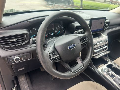 Used 2021 Ford Explorer 4WD w/ Class III Trailer Tow Package image 23