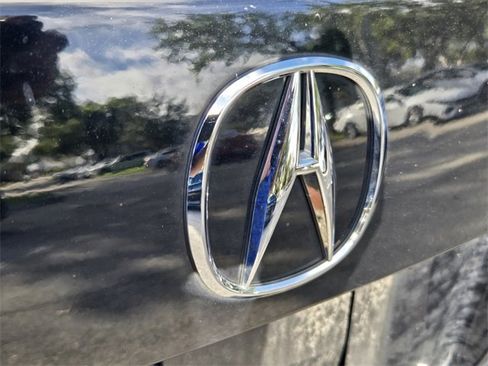 Used 2018 Acura ILX image 9