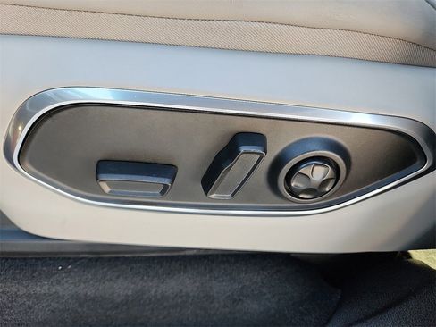 Used 2024 Jeep Wagoneer Series II image 17