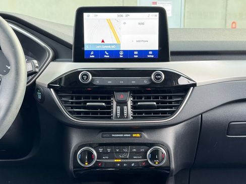 Used 2022 Ford Escape SEL image 17