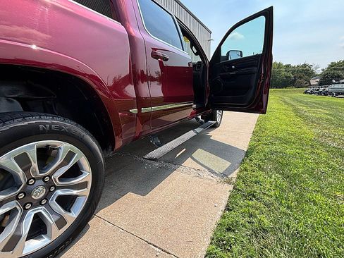 Used 2023 RAM 1500 Limited w/ Body Color Bumper Group AWD/4WD image 13