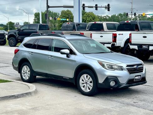 Used 2018 Subaru Outback 2.5i Premium AWD/4WD image 7