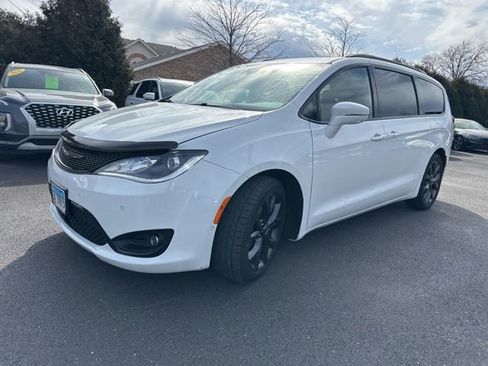 Used 2018 Chrysler Pacifica Limited w/ Advanced Safetytec Group image 18