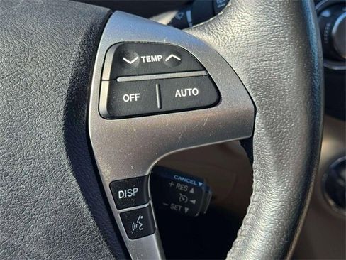 Used 2012 Toyota Highlander Limited image 23