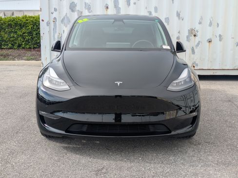 Used 2022 Tesla Model Y Performance AWD/4WD image 9