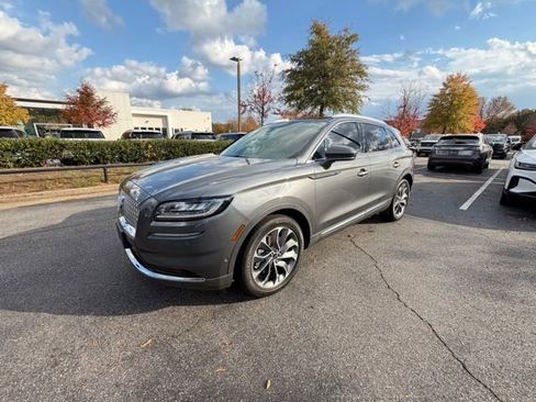 Certified 2022 Lincoln Nautilus Reserve w/ Equipment Group 201A image 3