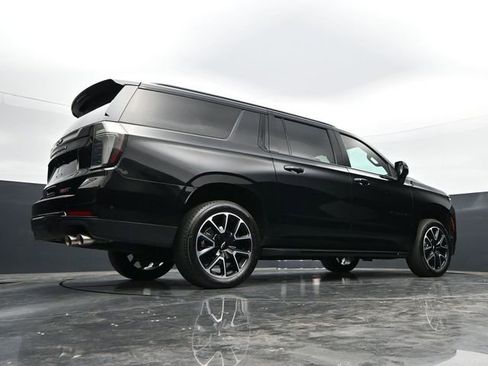 Used 2025 Chevrolet Suburban RST w/ Comfort Package AWD/4WD image 38
