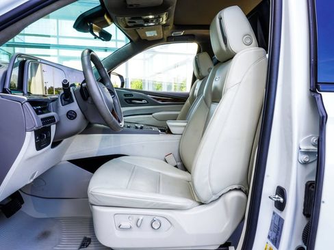 Used 2024 Cadillac Escalade ESV Sport Platinum w/ LPO, ONYX Package AWD/4WD image 32