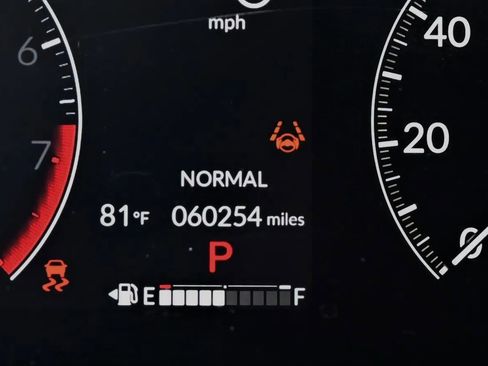 Used 2023 Honda HR-V LX image 7