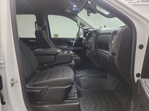 Used 2025 Chevrolet Silverado 2500 W/T image 22