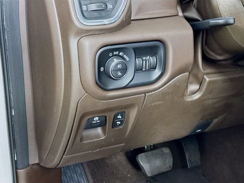 Used 2025 RAM 1500 Laramie AWD/4WD image 10