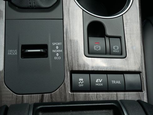 Used 2021 Toyota Highlander Limited AWD/4WD image 30