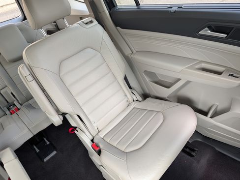 Used 2021 Volkswagen Atlas SEL Premium AWD/4WD image 17