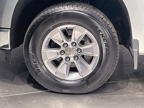 Used 2026 Chevrolet Silverado 1500 LT AWD/4WD image 16