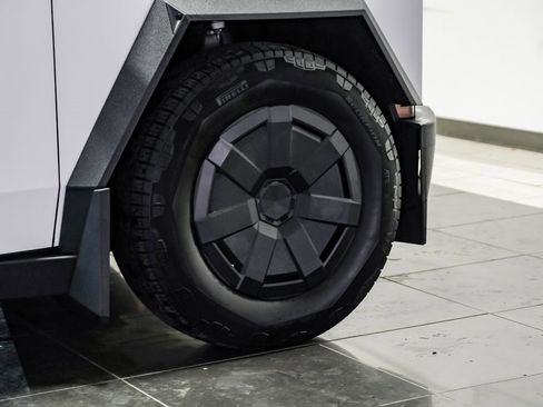 Used 2024 Tesla Cybertruck AWD Crew Cab image 53