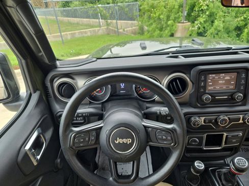 Used 2021 Jeep Wrangler Sport AWD/4WD image 18