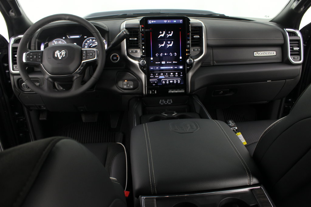 New 2026 RAM 2500 Laramie w/ Sport Appearance Package AWD/4WD image 9