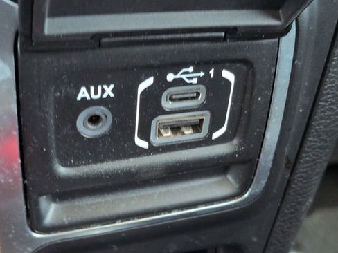 Used 2021 Jeep Gladiator Overland AWD/4WD image 22
