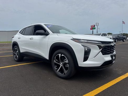New 2026 Chevrolet Trax RS w/ Driver Confidence Package FWD image 10