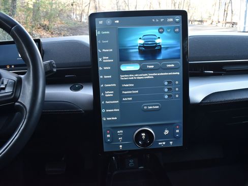 Used 2022 Ford Mustang Mach-E Select image 40