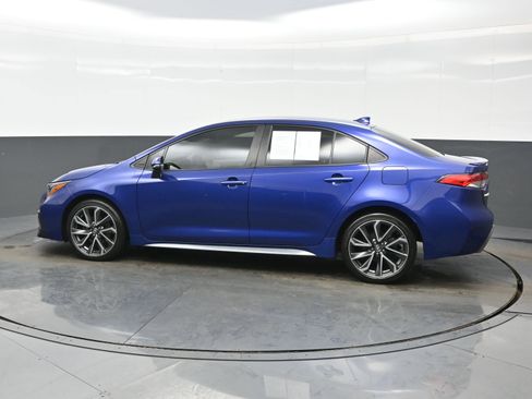 Used 2022 Toyota Corolla SE image 3