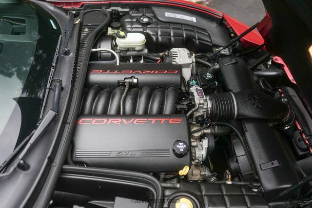 Used 2004 Chevrolet Corvette Convertible w/ Preferred Equipment Group RWD image 27