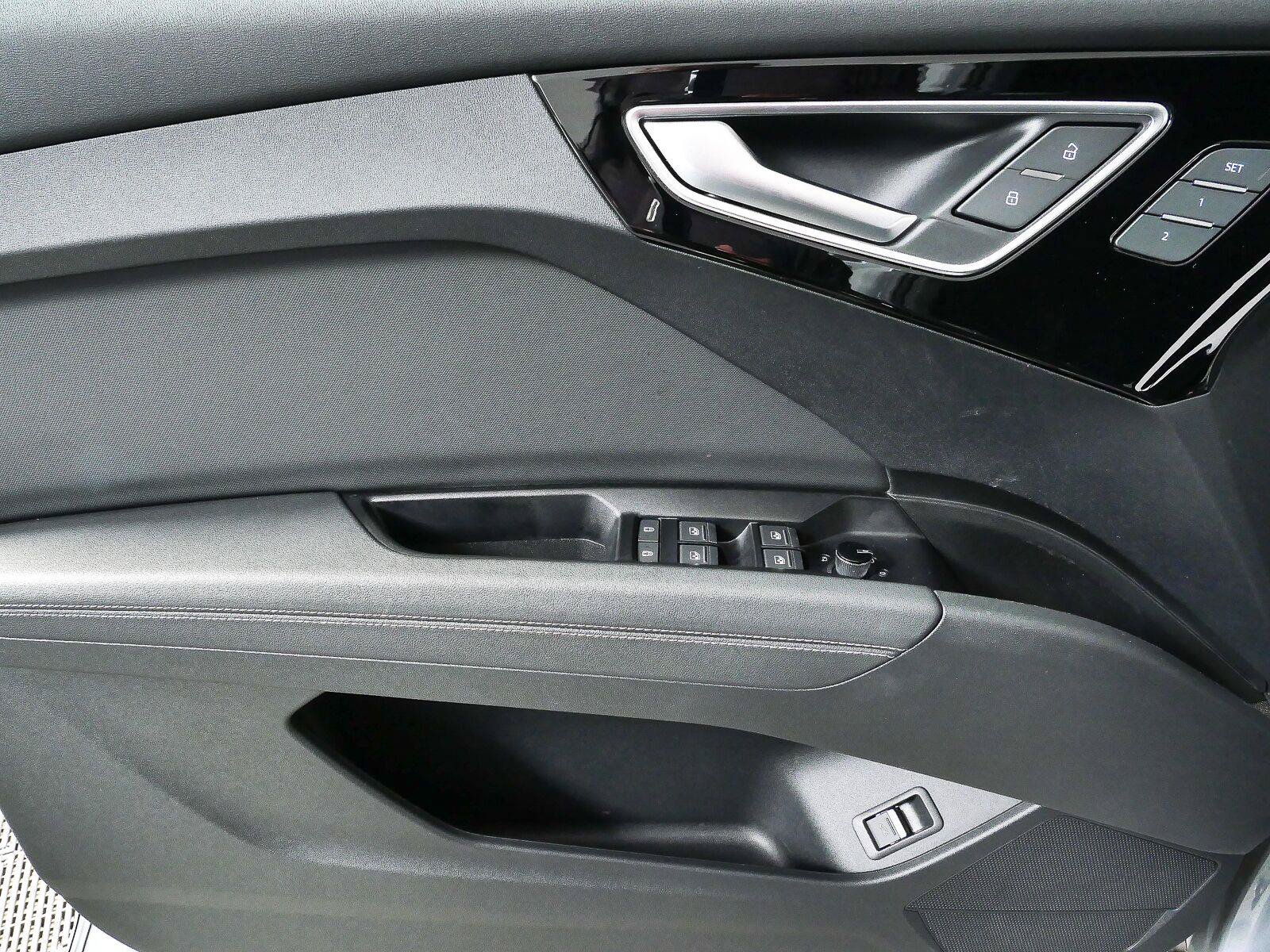Used 2023 Audi Q4 e-tron Premium Plus w/ Premium Plus AWD/4WD image 8