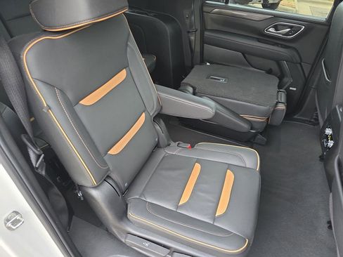 Used 2024 GMC Yukon XL AT4 w/ Technology Package image 11