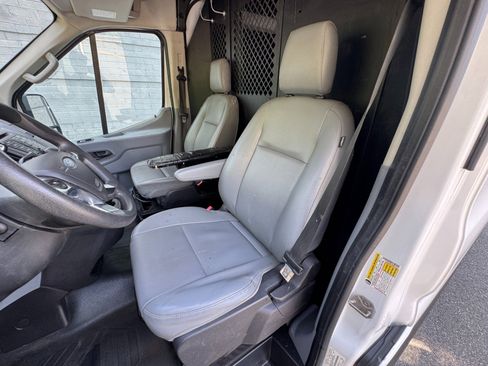Used 2019 Ford Transit 250 148 High Roof RWD image 19