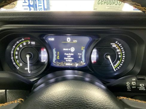Used 2024 Jeep Wrangler Unlimited AWD/4WD image 24